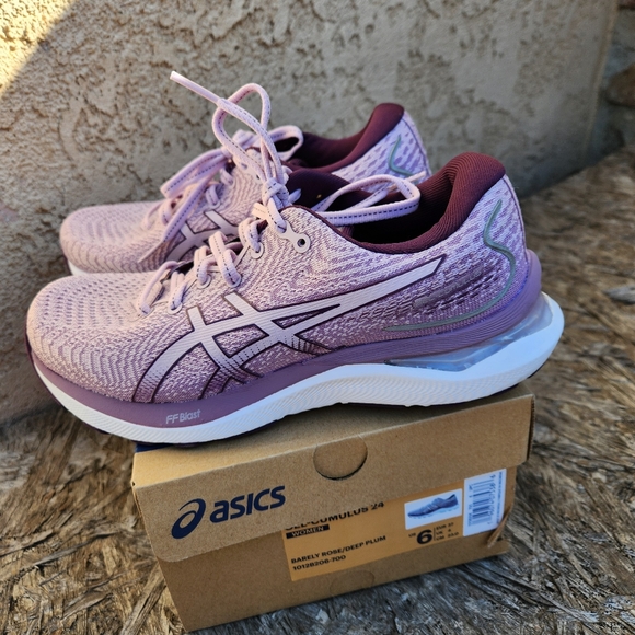Asics Gel-Cumulus 24 Shoes - Picture 4 of 16